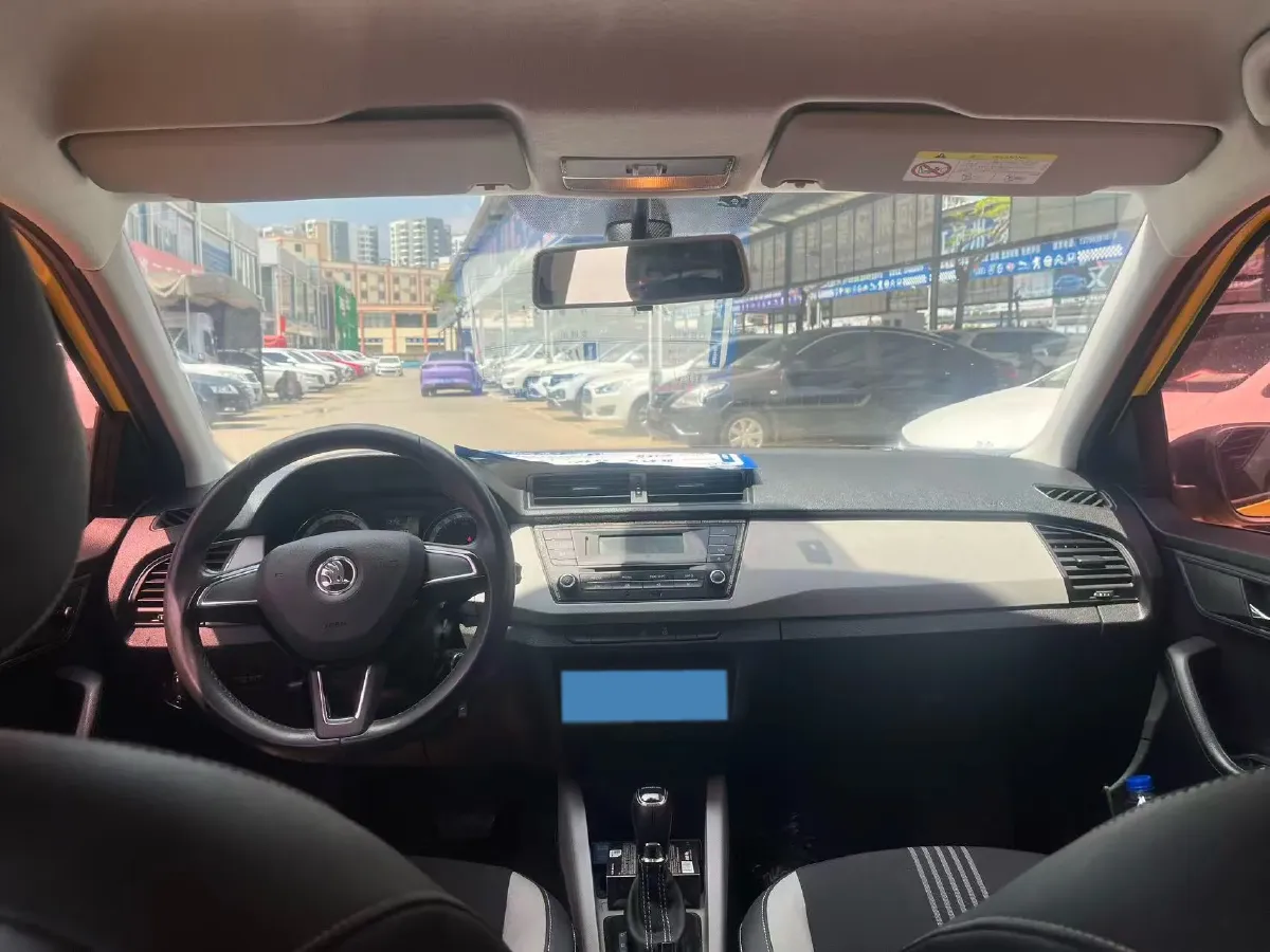 2017 Skoda Fabia 1.6L 110HP L4 6AT,autocango,china used car exporter,china ev exporter,chinese used car exporter,chinese used ev exporter