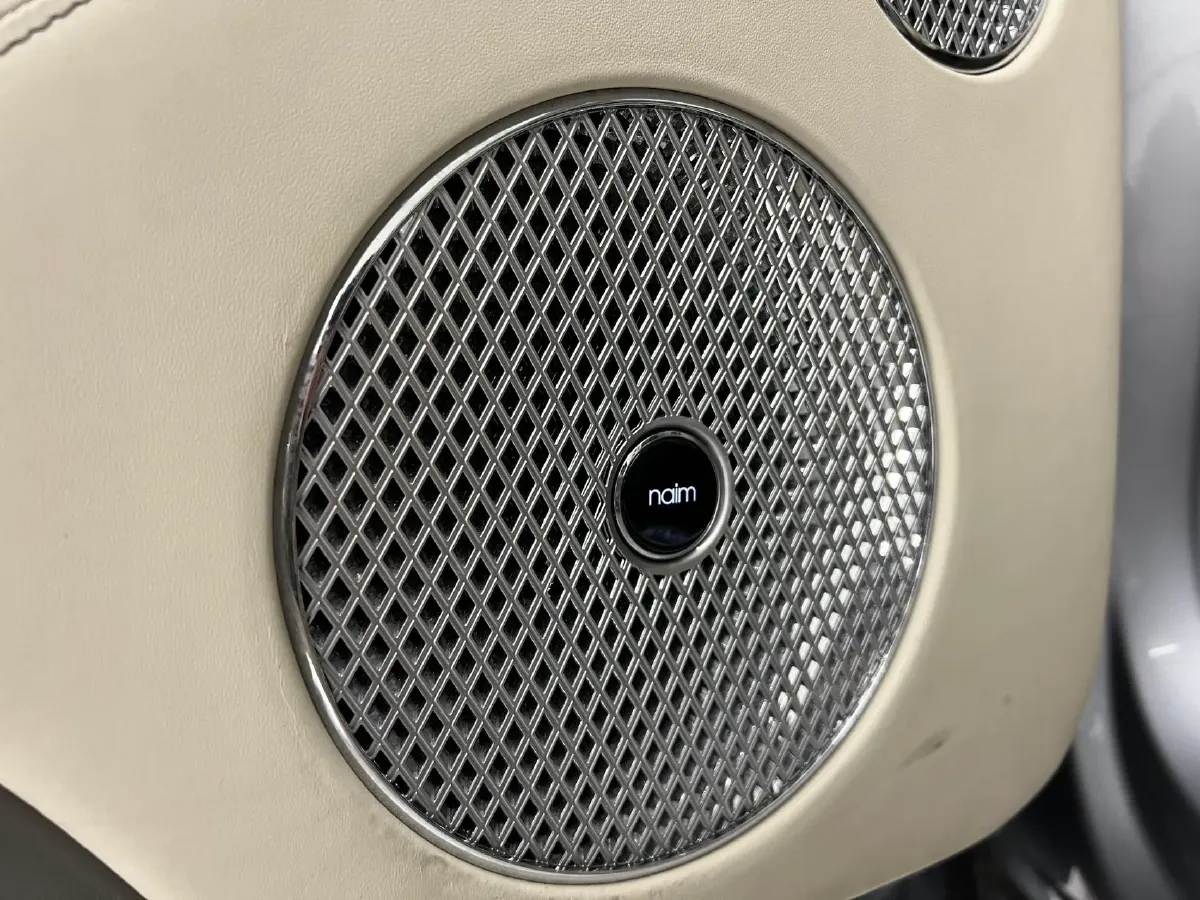 2021 Bentley Bentayga 4.0T 550HP V8 8AT,autocango,china used car exporter,china ev exporter,chinese used car exporter,chinese used ev exporter