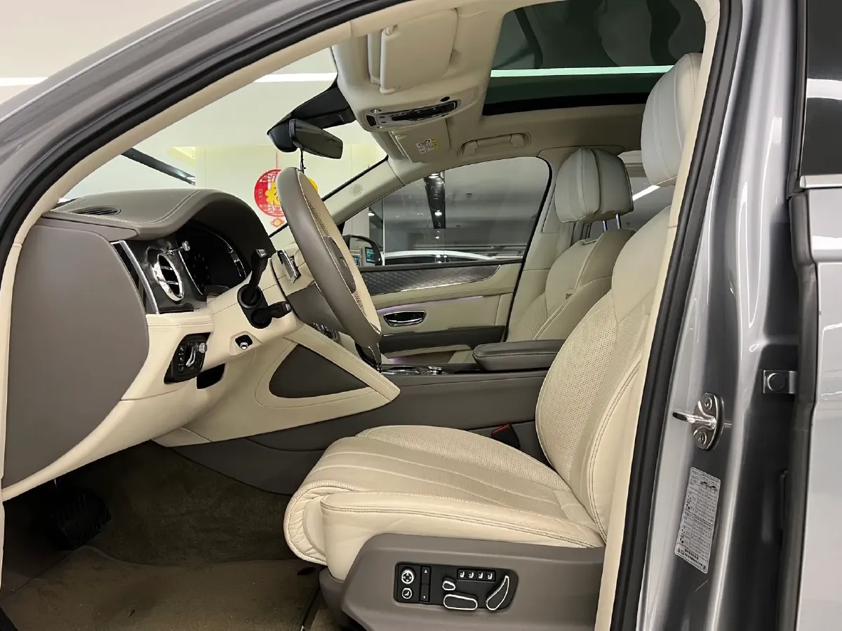 2021 Bentley Bentayga 4.0T 550HP V8 8AT,autocango,china used car exporter,china ev exporter,chinese used car exporter,chinese used ev exporter