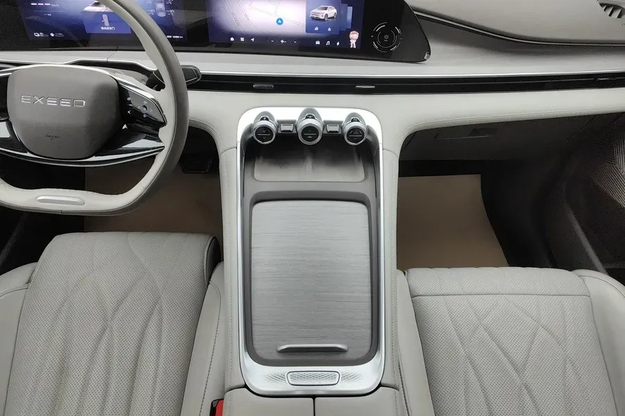 2024 Exceed RX C-DM 1.5T 156HP L4 3DHT PHEV 19.43KWH,autocango,china used car exporter,china ev exporter,chinese used car exporter,chinese used ev exporter