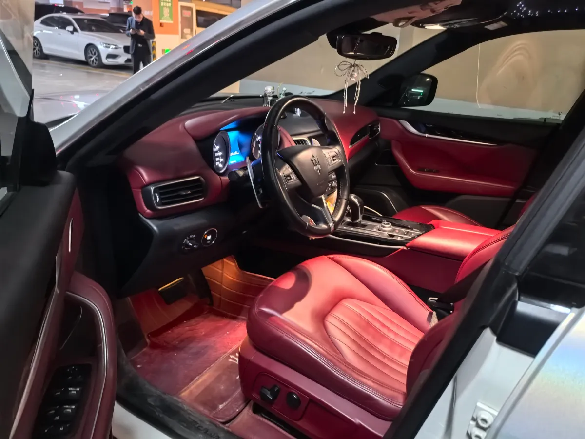 2018 Maserati Levante 3.0T 350HP V6 8AT,autocango,china used car exporter,china ev exporter,chinese used car exporter,chinese used ev exporter