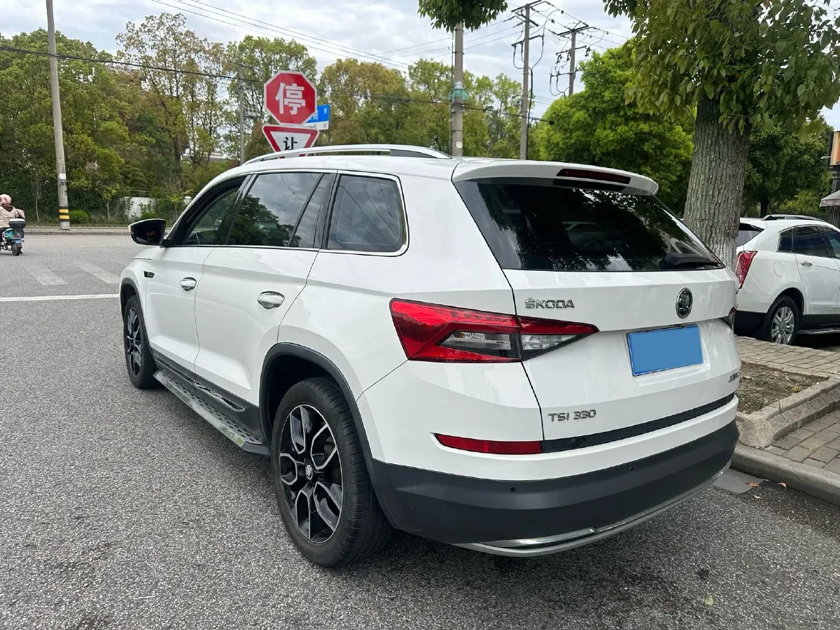 2018 Skoda Kodiak 1.8T 180HP L4 7DCT,autocango,china used car exporter,china ev exporter,chinese used car exporter,chinese used ev exporter