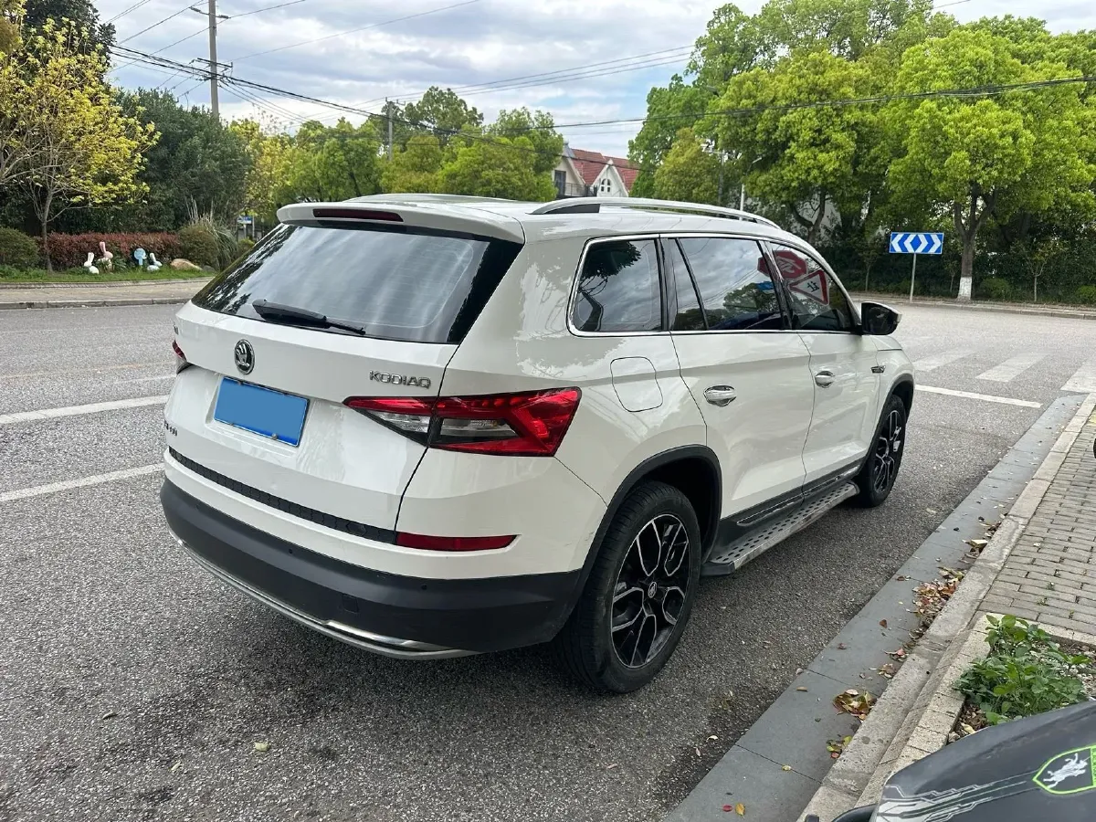 2018 Skoda Kodiak 1.8T 180HP L4 7DCT,autocango,china used car exporter,china ev exporter,chinese used car exporter,chinese used ev exporter