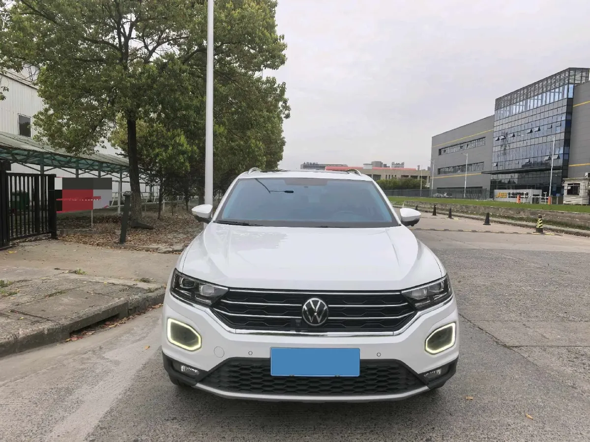 2021 Volkswagen T-Roc 1.4T 150HP L4 7DCT,autocango,china used car exporter,china ev exporter,chinese used car exporter,chinese used ev exporter