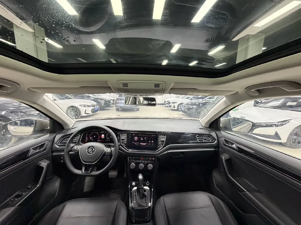 2021 Volkswagen T-Roc 1.4T 150HP L4 7DCT,autocango,china used car exporter,china ev exporter,chinese used car exporter,chinese used ev exporter