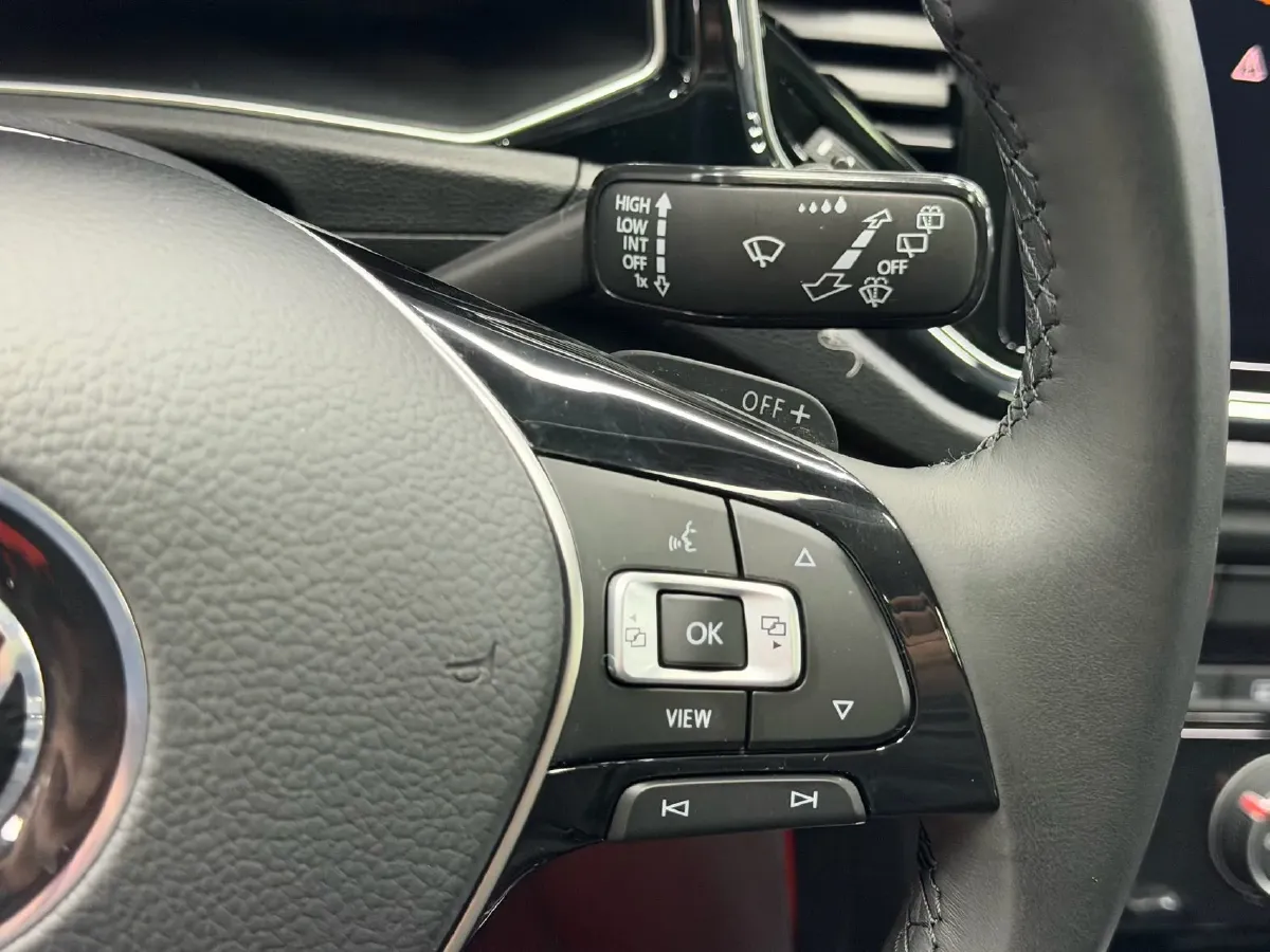 2021 Volkswagen T-Roc 1.4T 150HP L4 7DCT,autocango,china used car exporter,china ev exporter,chinese used car exporter,chinese used ev exporter