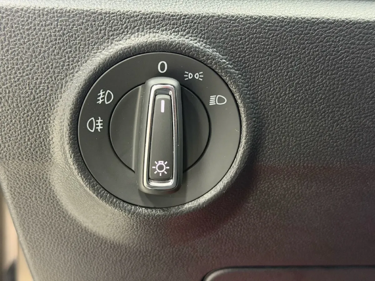 2021 Volkswagen T-Roc 1.4T 150HP L4 7DCT,autocango,china used car exporter,china ev exporter,chinese used car exporter,chinese used ev exporter