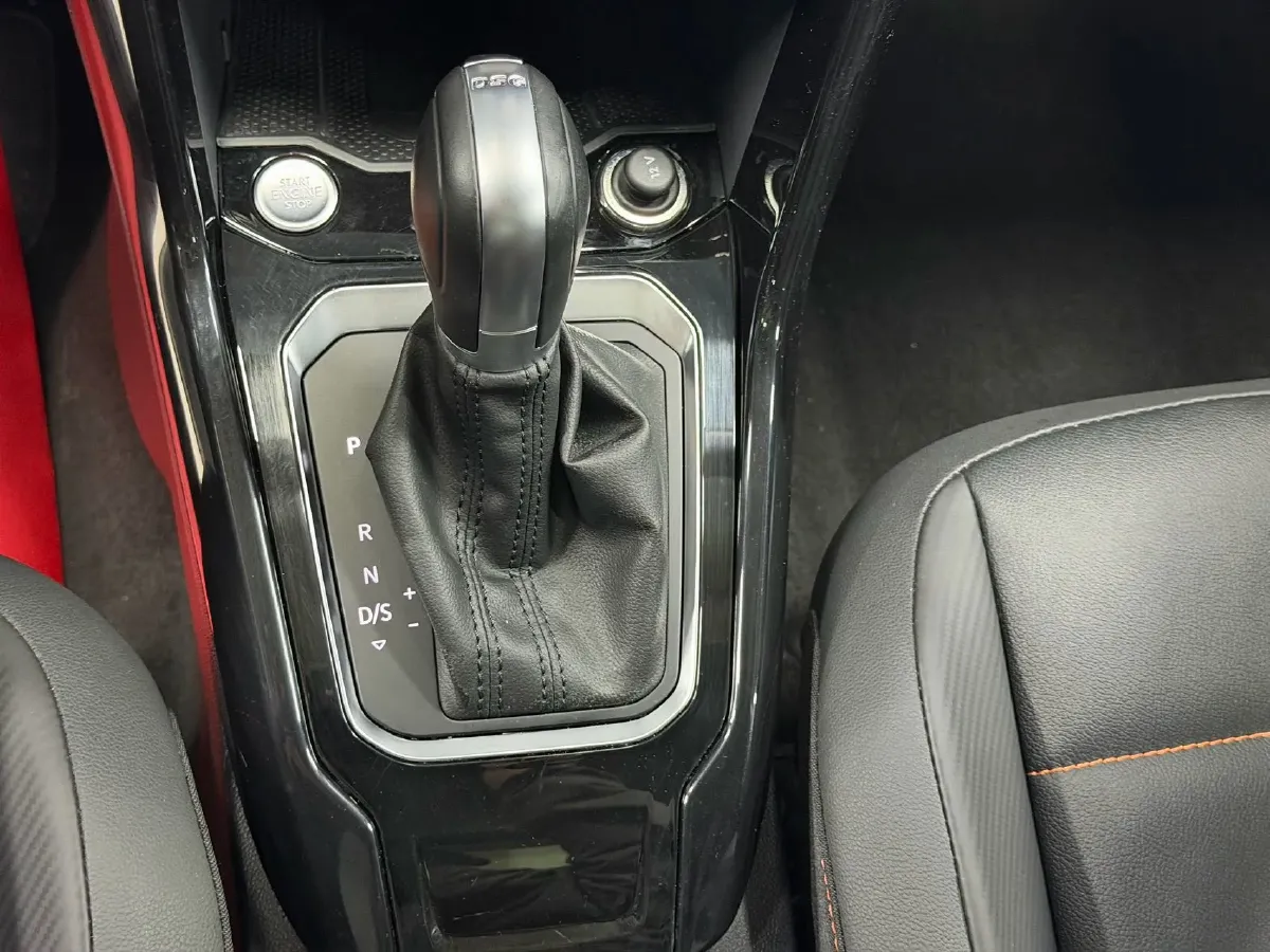 2021 Volkswagen T-Roc 1.4T 150HP L4 7DCT,autocango,china used car exporter,china ev exporter,chinese used car exporter,chinese used ev exporter