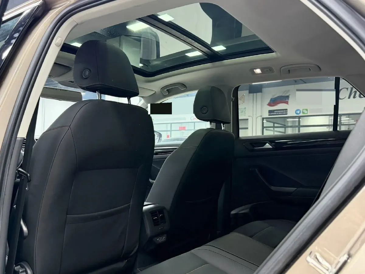 2021 Volkswagen T-Roc 1.4T 150HP L4 7DCT,autocango,china used car exporter,china ev exporter,chinese used car exporter,chinese used ev exporter