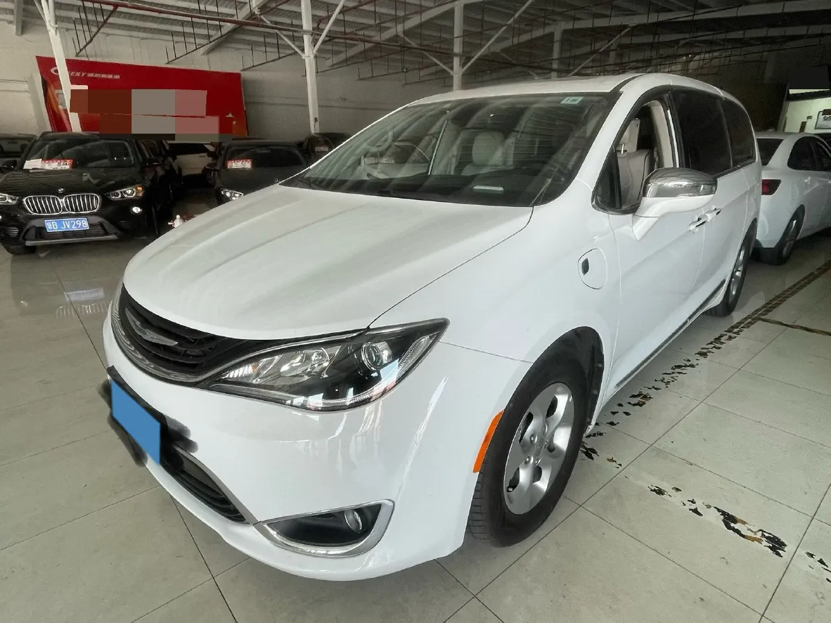 2018 Chrysler Pacifica 3.6L 245HP V6 E-CVT PHEV 16KWH,autocango,china used car exporter,china ev exporter,chinese used car exporter,chinese used ev exporter