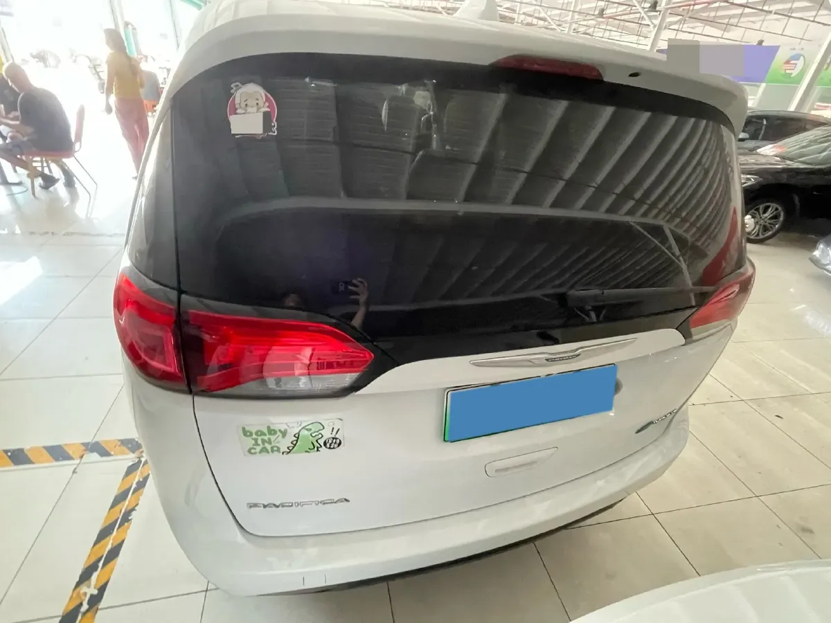 2018 Chrysler Pacifica 3.6L 245HP V6 E-CVT PHEV 16KWH,autocango,china used car exporter,china ev exporter,chinese used car exporter,chinese used ev exporter