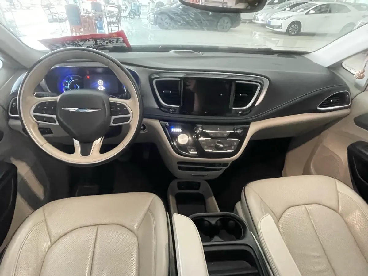 2018 Chrysler Pacifica 3.6L 245HP V6 E-CVT PHEV 16KWH,autocango,china used car exporter,china ev exporter,chinese used car exporter,chinese used ev exporter