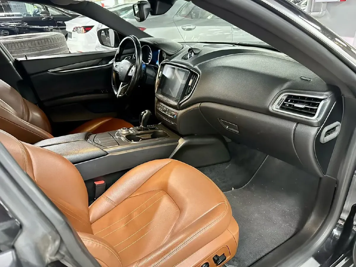 2018 Maserati Ghibli 3.0T 350HP V6 8AT,autocango,china used car exporter,china ev exporter,chinese used car exporter,chinese used ev exporter