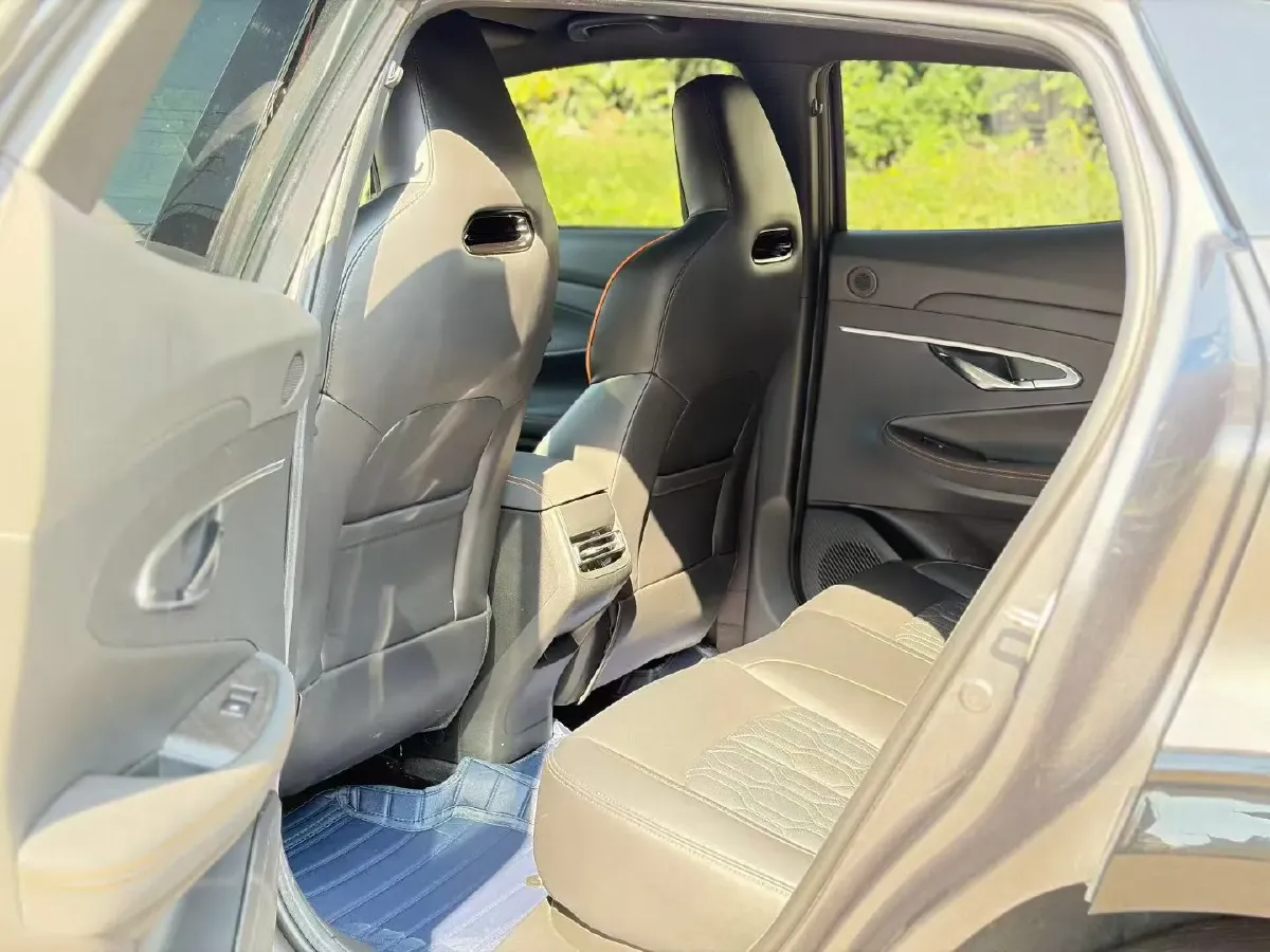 2022 ChangAn UNI-T 1.5T 188HP L4 7DCT,autocango,china used car exporter,china ev exporter,chinese used car exporter,chinese used ev exporter