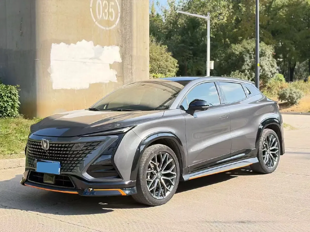 2022 ChangAn UNI-T 1.5T 188HP L4 7DCT,autocango,china used car exporter,china ev exporter,chinese used car exporter,chinese used ev exporter