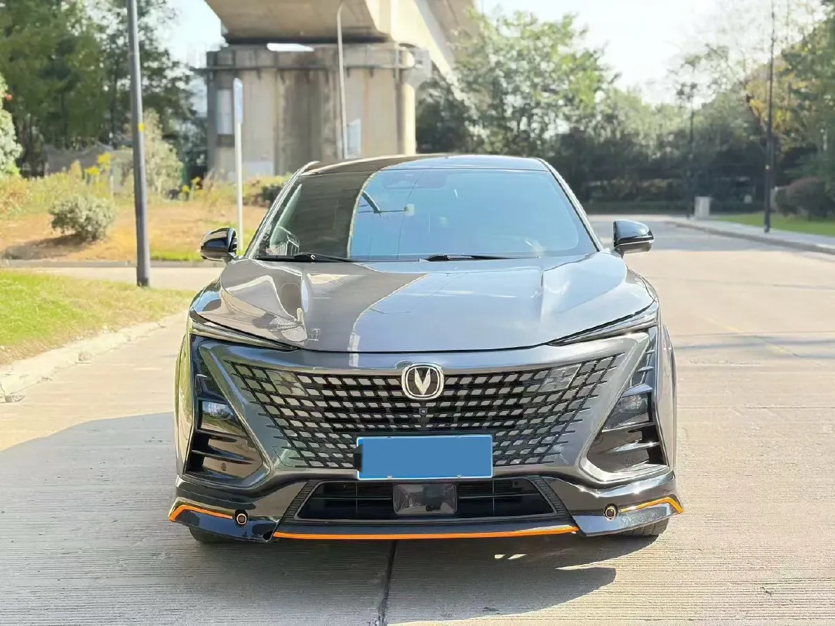 2022 ChangAn UNI-T 1.5T 188HP L4 7DCT,autocango,china used car exporter,china ev exporter,chinese used car exporter,chinese used ev exporter