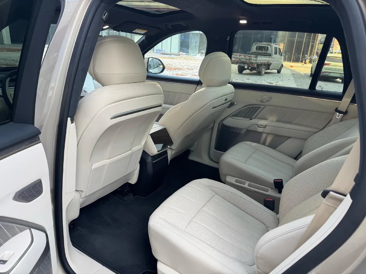 2025 ONVO L90 BEV,autocango,china used car exporter,china ev exporter,chinese used car exporter,chinese used ev exporter