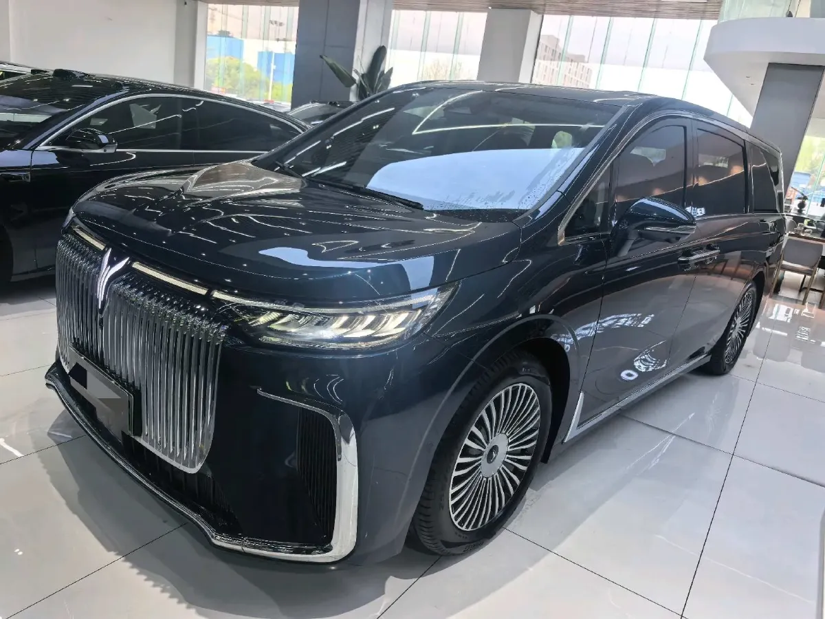 2025 Voyah Dream 1.5T 150HP L4 PHEV 41.7KWH,autocango,china used car exporter,china ev exporter,chinese used car exporter,chinese used ev exporter