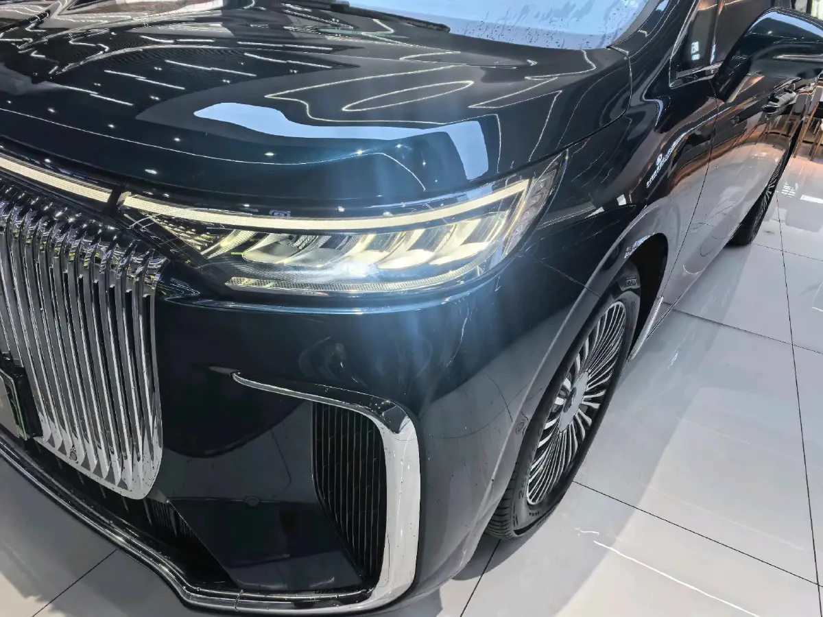 2025 Voyah Dream 1.5T 150HP L4 PHEV 41.7KWH,autocango,china used car exporter,china ev exporter,chinese used car exporter,chinese used ev exporter