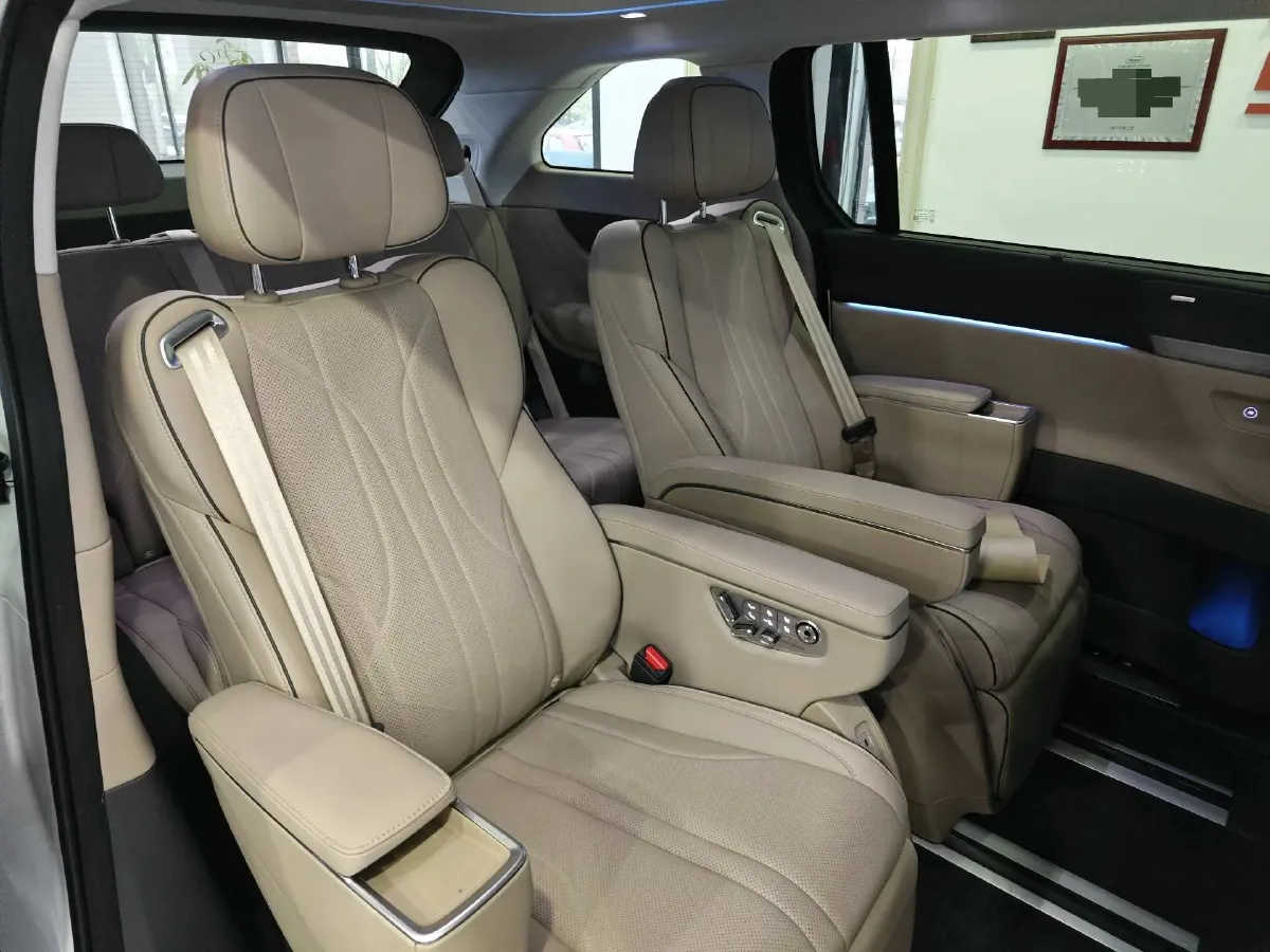 2025 Xpeng X9 BEV,autocango,china used car exporter,china ev exporter,chinese used car exporter,chinese used ev exporter