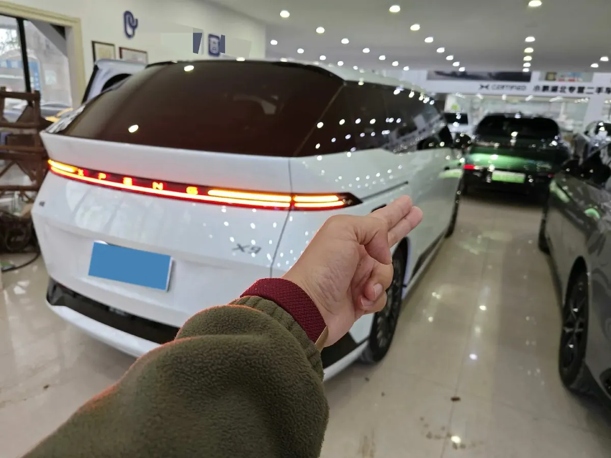 2025 Xpeng X9 BEV,autocango,china used car exporter,china ev exporter,chinese used car exporter,chinese used ev exporter