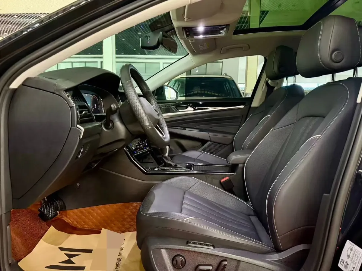 2024 Volkswagen Passat 2.0T 220HP L4 7DCT,autocango,china used car exporter,china ev exporter,chinese used car exporter,chinese used ev exporter