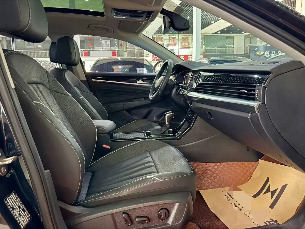 2024 Volkswagen Passat 2.0T 220HP L4 7DCT,autocango,china used car exporter,china ev exporter,chinese used car exporter,chinese used ev exporter