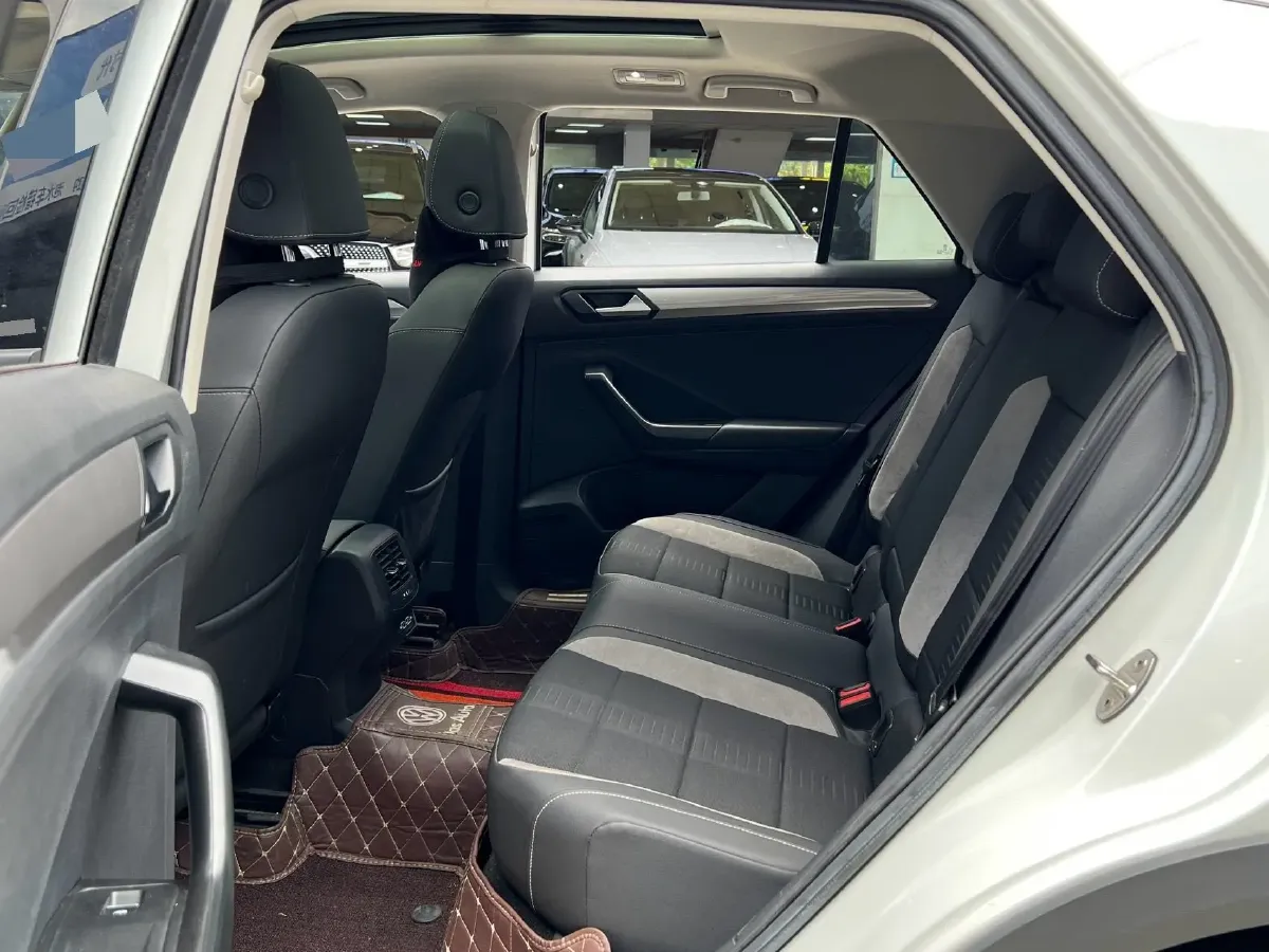 2022 Volkswagen T-Roc 1.4T 150HP L4 7DCT,autocango,china used car exporter,china ev exporter,chinese used car exporter,chinese used ev exporter