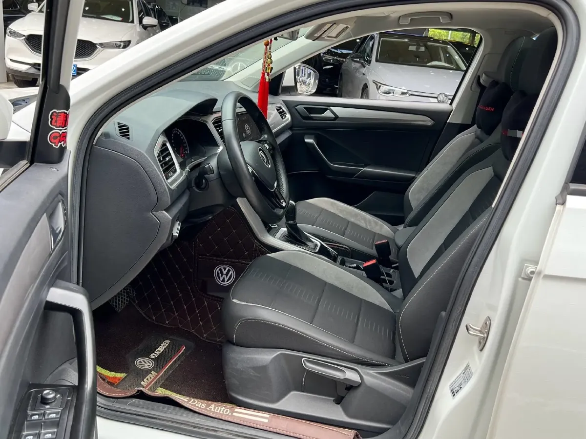 2022 Volkswagen T-Roc 1.4T 150HP L4 7DCT,autocango,china used car exporter,china ev exporter,chinese used car exporter,chinese used ev exporter