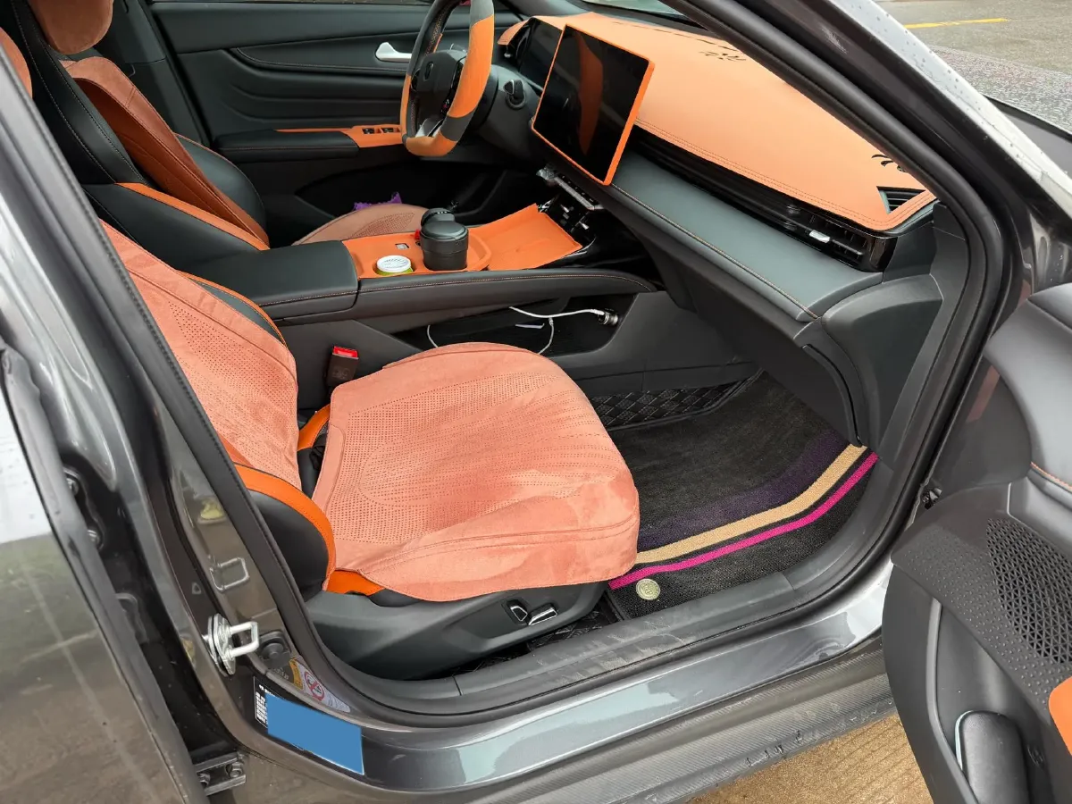 2025 ChangAn UNI-V 1.5T 192HP L4 7DCT,autocango,china used car exporter,china ev exporter,chinese used car exporter,chinese used ev exporter