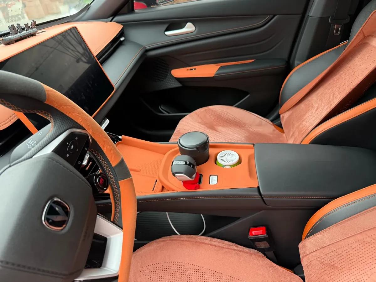 2025 ChangAn UNI-V 1.5T 192HP L4 7DCT,autocango,china used car exporter,china ev exporter,chinese used car exporter,chinese used ev exporter