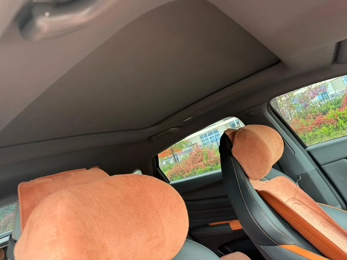 2025 ChangAn UNI-V 1.5T 192HP L4 7DCT,autocango,china used car exporter,china ev exporter,chinese used car exporter,chinese used ev exporter