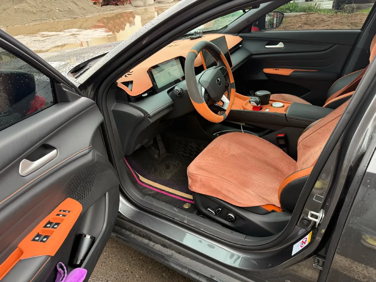 2025 ChangAn UNI-V 1.5T 192HP L4 7DCT,autocango,china used car exporter,china ev exporter,chinese used car exporter,chinese used ev exporter