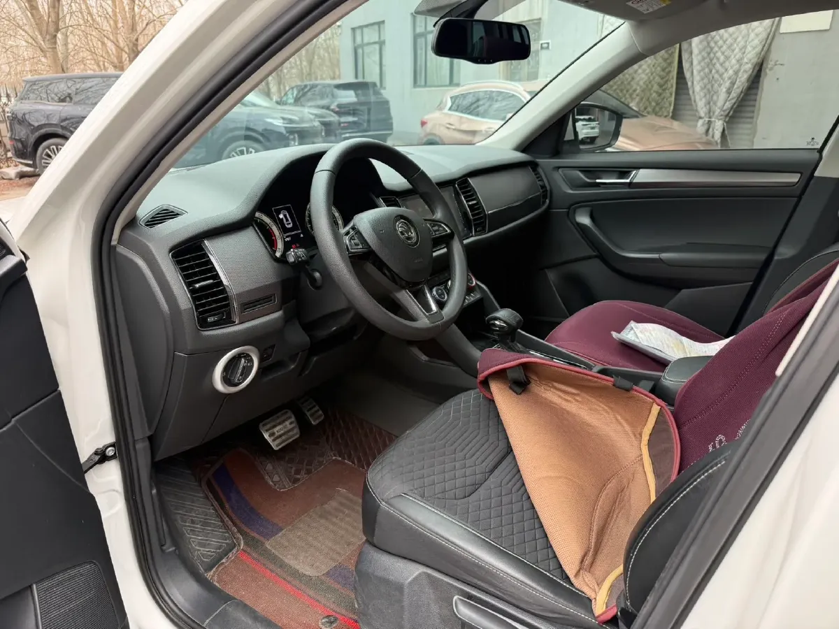 2018 Skoda Kodiak 2.0T 186HP L4 7DCT,autocango,china used car exporter,china ev exporter,chinese used car exporter,chinese used ev exporter