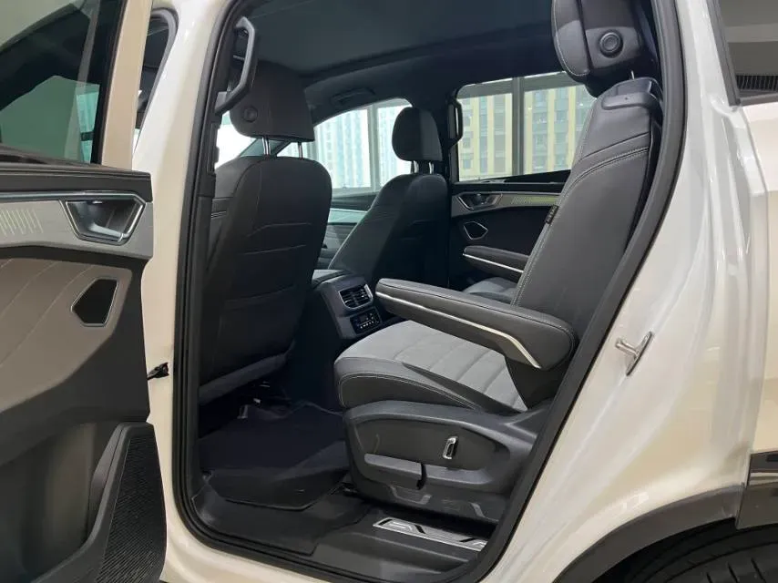 2021 Volkswagen Talagon 2.0T 220HP L4 7DCT,autocango,china used car exporter,china ev exporter,chinese used car exporter,chinese used ev exporter