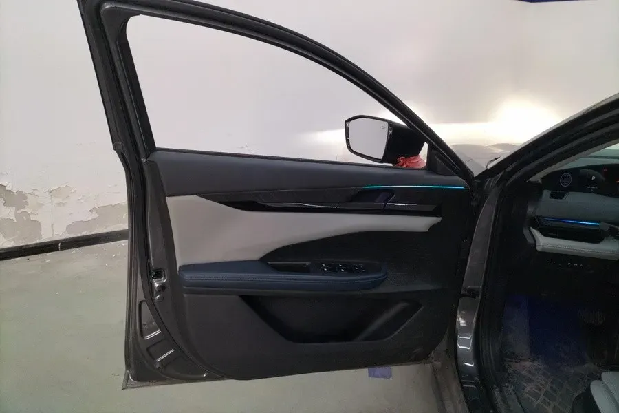 2023 ChangAn UNI-V iDD 1.5T 170HP L4 6TCT PHEV 18.4KWH,autocango,china used car exporter,china ev exporter,chinese used car exporter,chinese used ev exporter