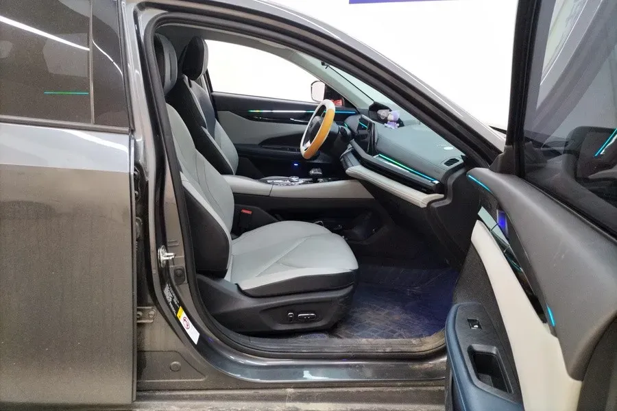 2023 ChangAn UNI-V iDD 1.5T 170HP L4 6TCT PHEV 18.4KWH,autocango,china used car exporter,china ev exporter,chinese used car exporter,chinese used ev exporter