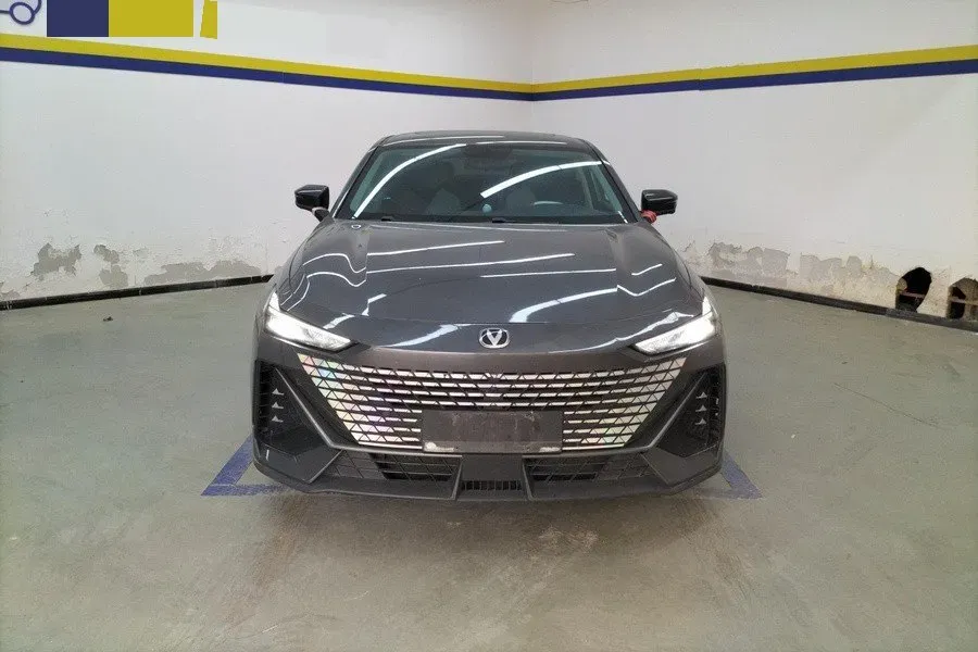 2023 ChangAn UNI-V iDD 1.5T 170HP L4 6TCT PHEV 18.4KWH,autocango,china used car exporter,china ev exporter,chinese used car exporter,chinese used ev exporter