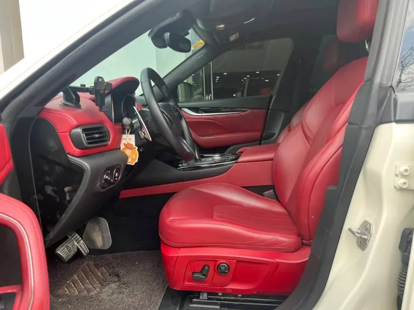 2019 Maserati Levante 3.0T 350HP V6 8AT,autocango,china used car exporter,china ev exporter,chinese used car exporter,chinese used ev exporter