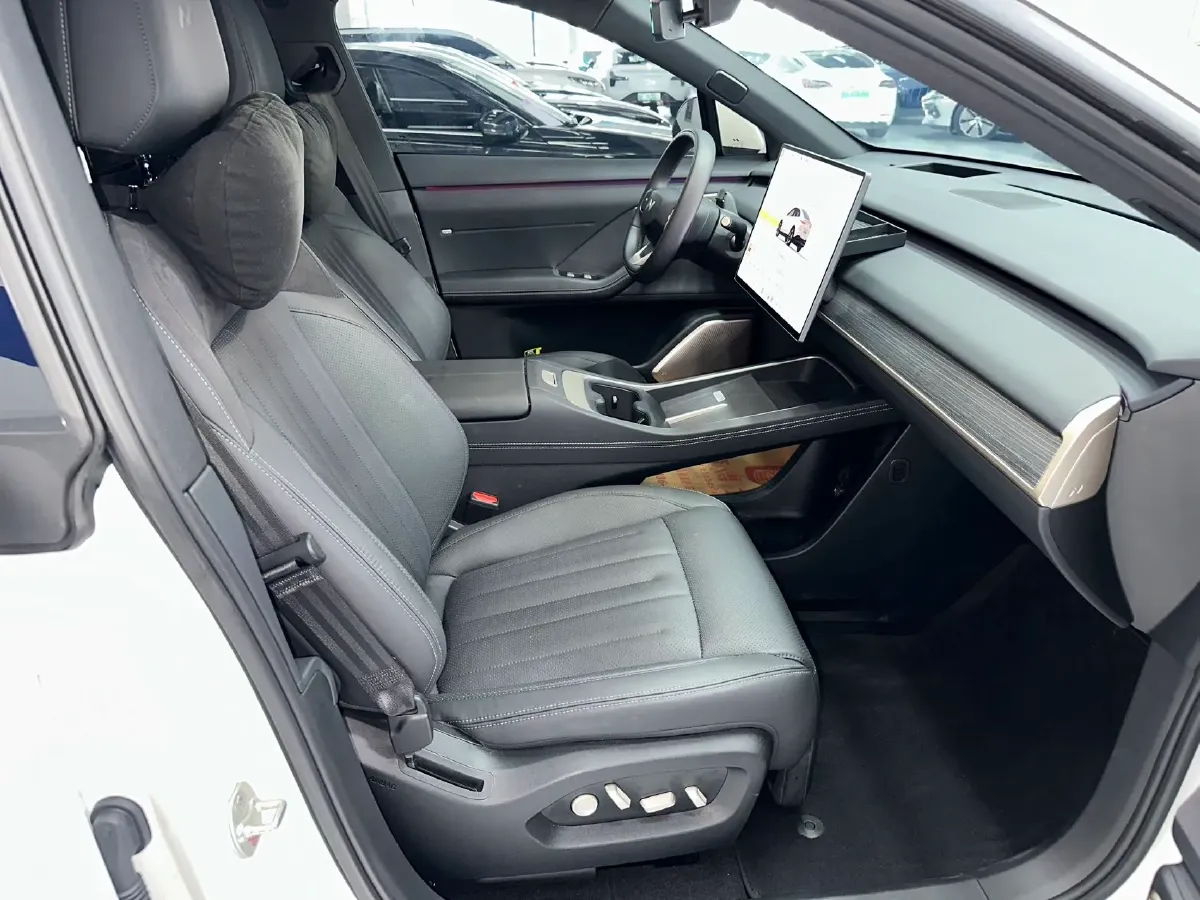 2024 ONVO L60 BEV 60KWH,autocango,china used car exporter,china ev exporter,chinese used car exporter,chinese used ev exporter