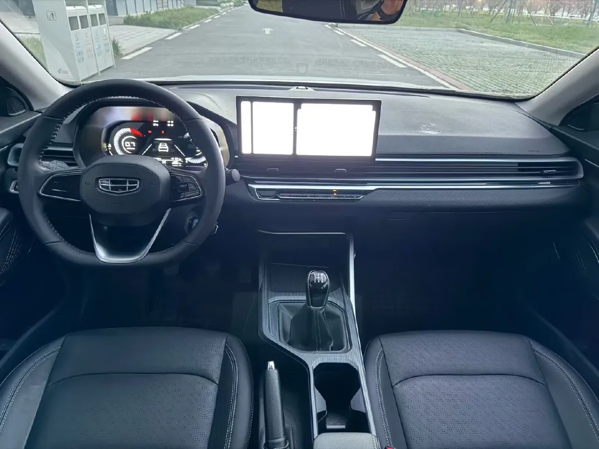 2023 Geely Emgrand 1.5L 127HP L4 5MT,autocango,china used car exporter,china ev exporter,chinese used car exporter,chinese used ev exporter