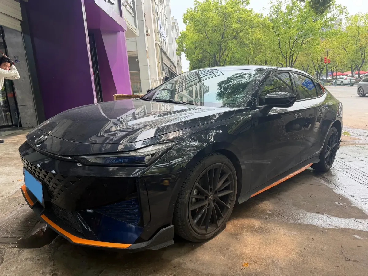 2024 ChangAn UNI-V 1.5T 188HP L4 7DCT,autocango,china used car exporter,china ev exporter,chinese used car exporter,chinese used ev exporter