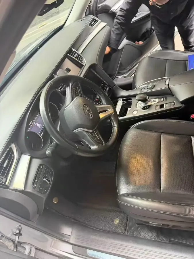 2018 Jeep Grand Commander 2.0T 265HP L4 9AT,autocango,china used car exporter,china ev exporter,chinese used car exporter,chinese used ev exporter