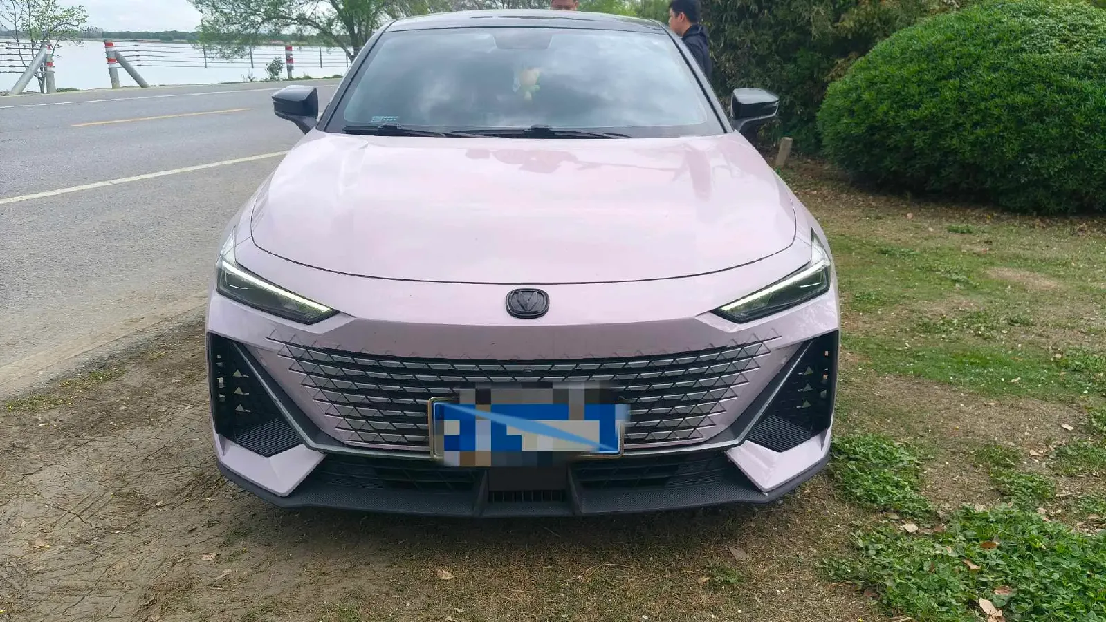 2022 ChangAn UNI-V 1.5T 188HP L4 7DCT,autocango,china used car exporter,china ev exporter,chinese used car exporter,chinese used ev exporter