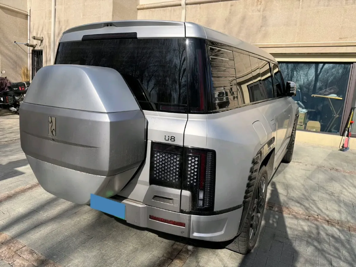 2023 YangWang U8 2.0T 272HP L4 REEV 49.05KWH,autocango,china used car exporter,china ev exporter,chinese used car exporter,chinese used ev exporter