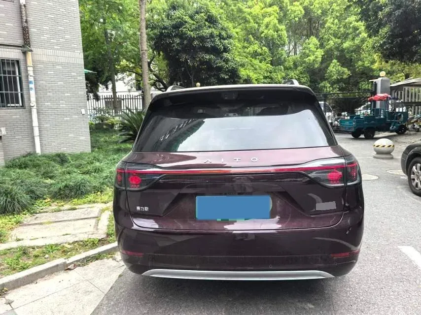 2025 AITO AITO M9 REEV 160HP REEV 52KWH,autocango,china used car exporter,china ev exporter,chinese used car exporter,chinese used ev exporter
