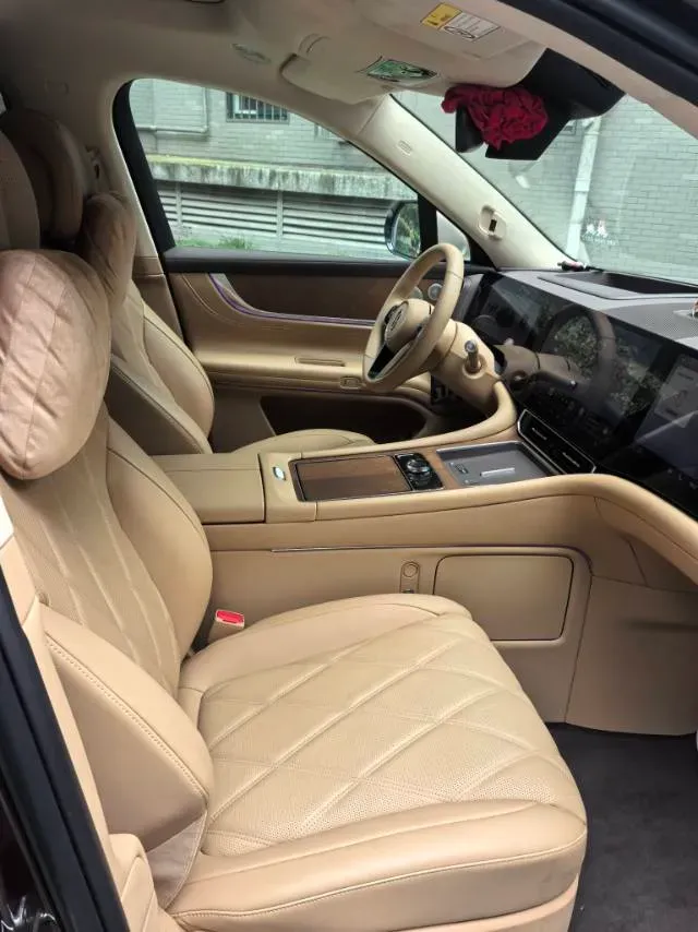 2025 AITO AITO M9 REEV 160HP REEV 52KWH,autocango,china used car exporter,china ev exporter,chinese used car exporter,chinese used ev exporter