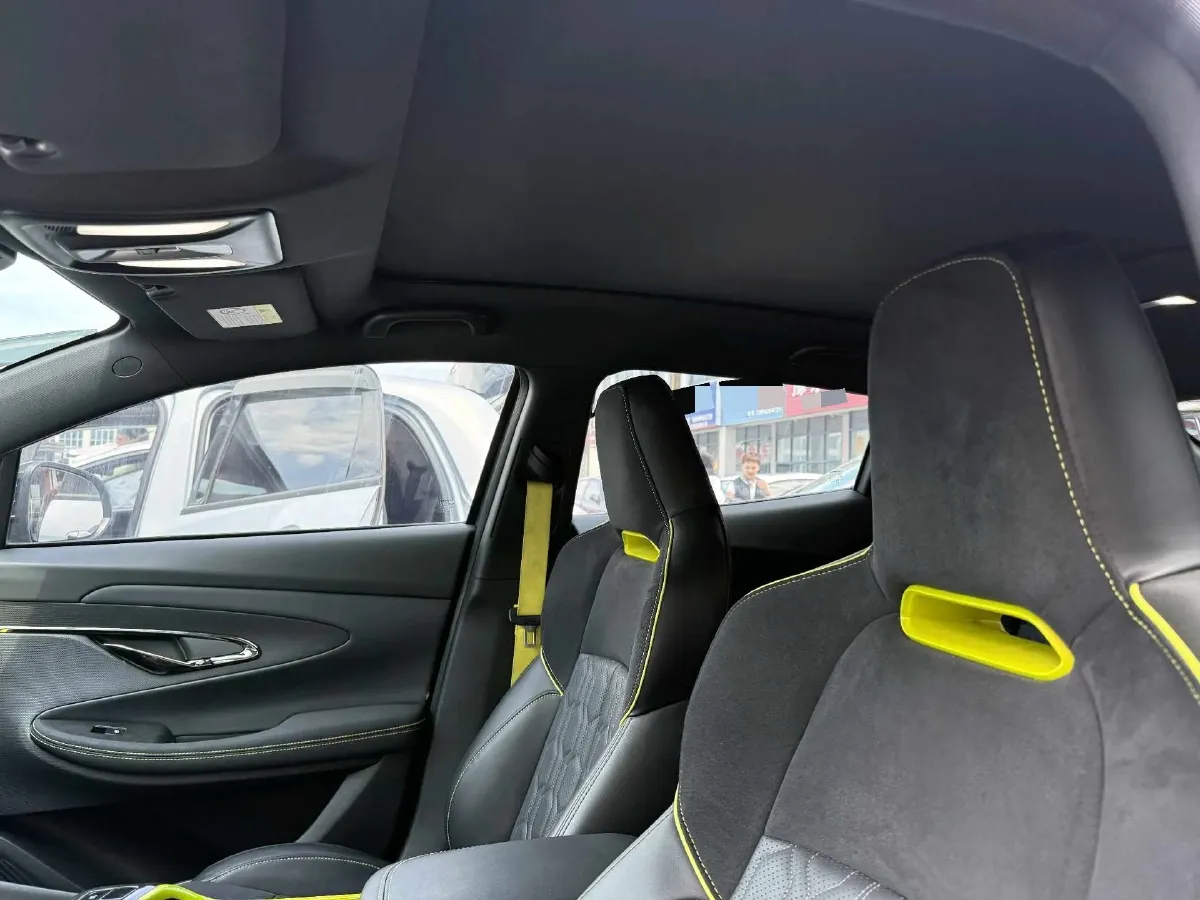 2022 ChangAn UNI-T 2.0T 233HP L4 8AT,autocango,china used car exporter,china ev exporter,chinese used car exporter,chinese used ev exporter