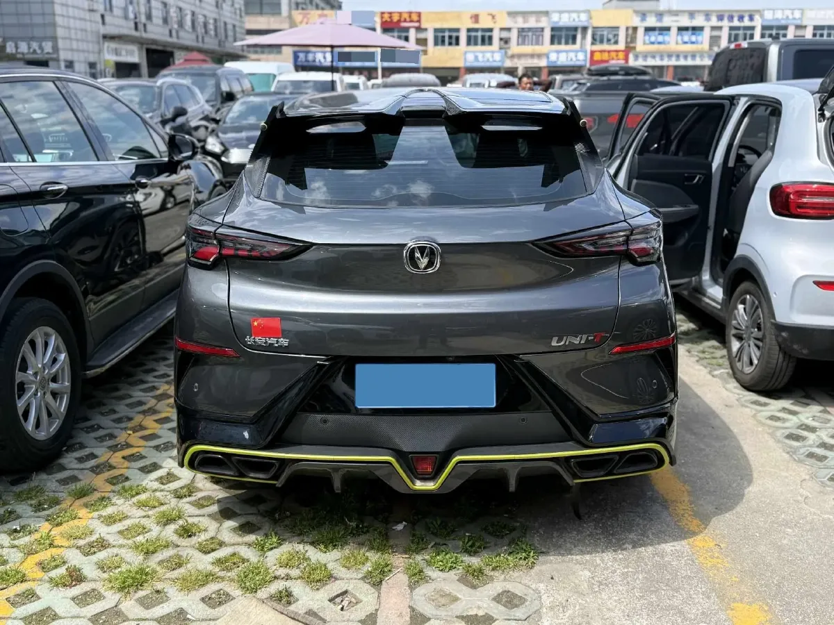 2022 ChangAn UNI-T 2.0T 233HP L4 8AT,autocango,china used car exporter,china ev exporter,chinese used car exporter,chinese used ev exporter