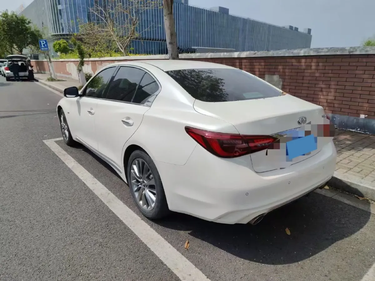 2018 Jeep Grand Commander 2.0T 265HP L4 9AT,autocango,china used car exporter,china ev exporter,chinese used car exporter,chinese used ev exporter